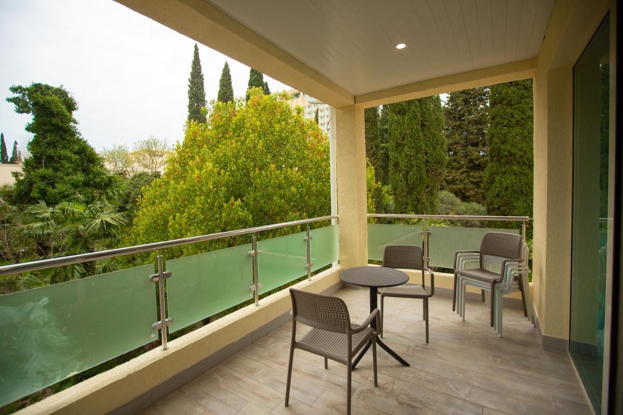 Amza Park Hotel Gagra Kültér fotó